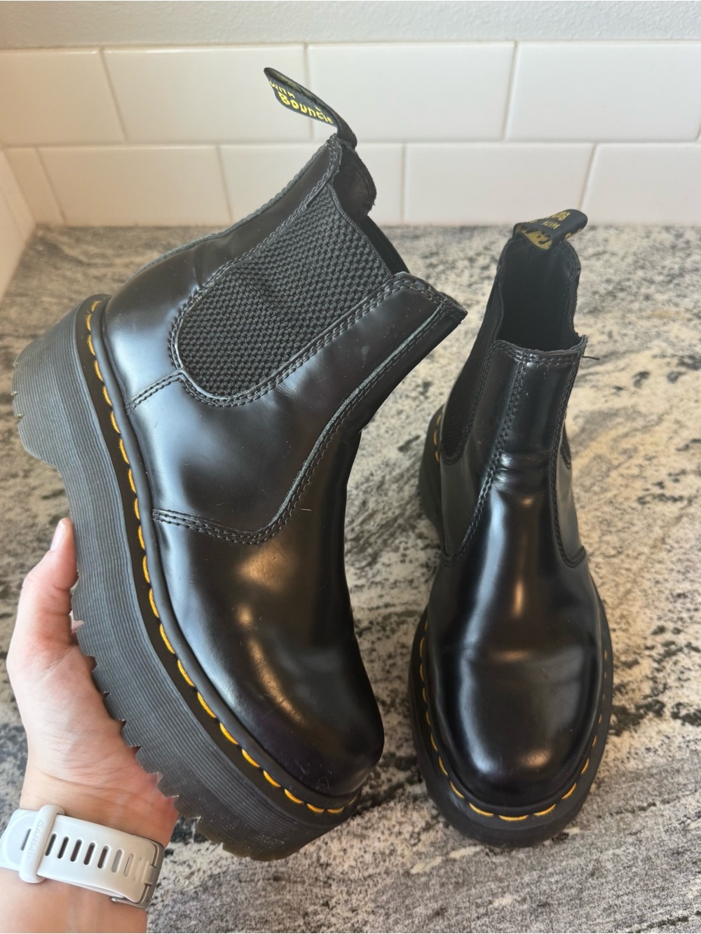 Dr. Martens 2976 Quad Chelsea Black Leather Boot. Size L 6. EUC.